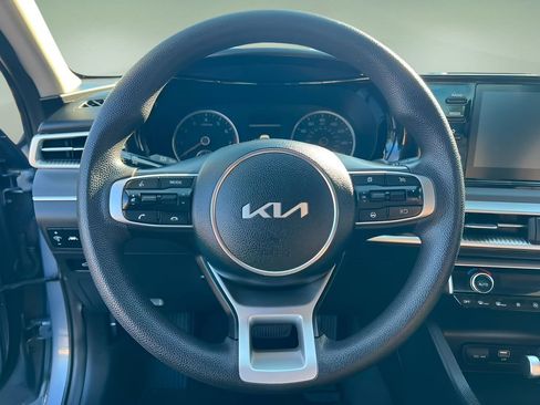 Used 2022 Kia K5 LXS FWD image 17