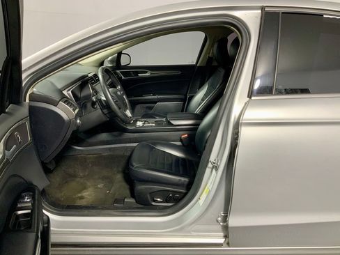 Used 2019 Ford Fusion SEL FWD image 22