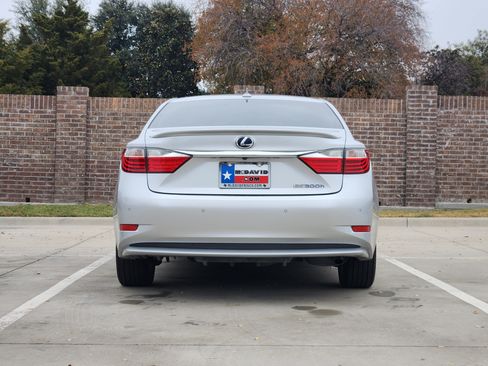 Used 2014 Lexus ES 300h image 7