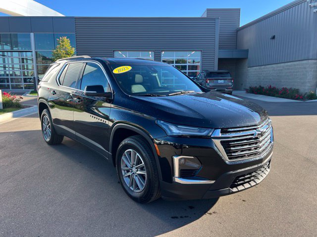 Used 2023 Chevrolet Traverse LT FWD image 3