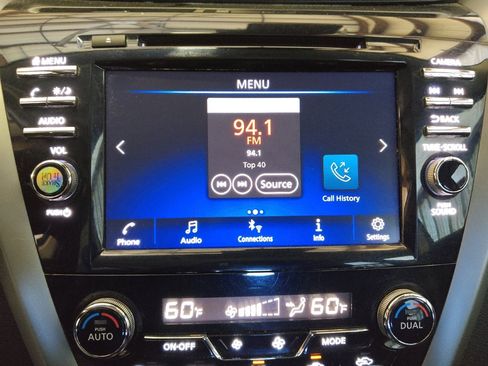 Used 2021 Nissan Murano SV image 25