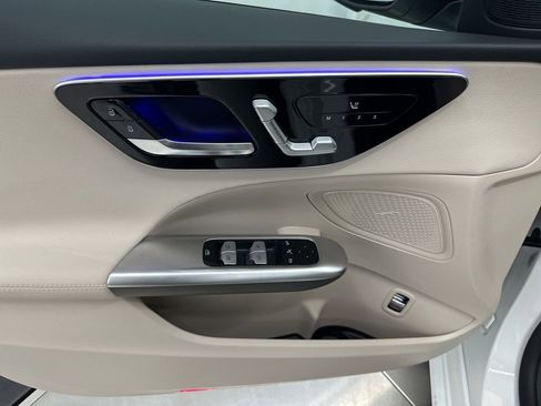 Used 2025 Mercedes-Benz C 300 Sedan image 11