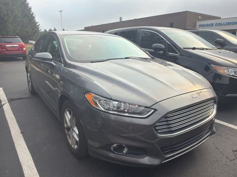 Used 2013 Ford Fusion SE FWD image 4