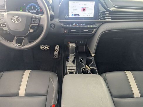 Used 2025 Toyota Camry SE w/ Convenience Package FWD image 24