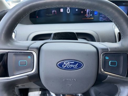 Used 2025 Ford Expedition Active AWD/4WD image 9