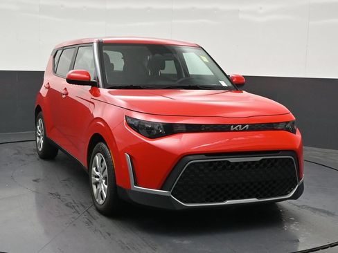 Used 2023 Kia Soul LX FWD image 8