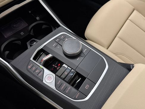 Used 2026 BMW 330i Sedan w/ Premium Package image 18