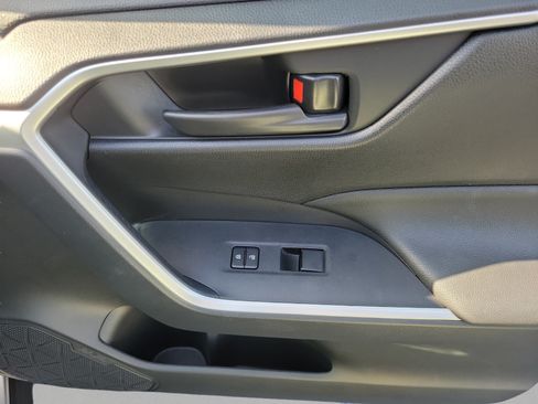 Certified 2023 Toyota RAV4 LE AWD/4WD image 26