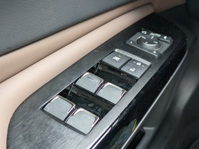 Used 2025 Lexus ES 350 w/ Premium Package FWD image 22