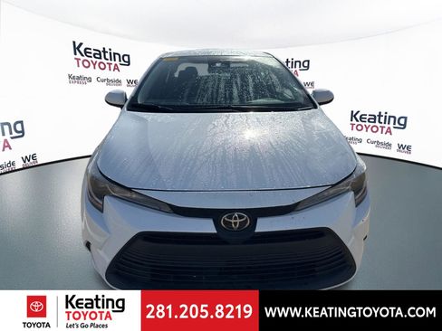 Used 2023 Toyota Corolla LE image 2
