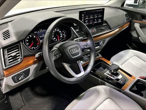 Used 2023 Audi Q5 2.0T Premium w/ Convenience Package image 12