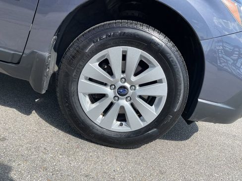 Used 2017 Subaru Outback 2.5i Premium AWD/4WD image 11
