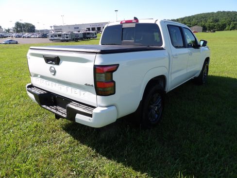 Used 2025 Nissan Frontier SV w/ SV Convenience Package AWD/4WD image 7
