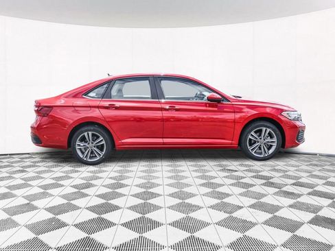Certified 2023 Volkswagen Jetta SE FWD image 9