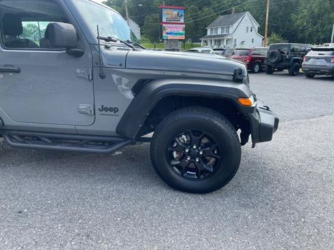 Used 2022 Jeep Wrangler Sport AWD/4WD image 10