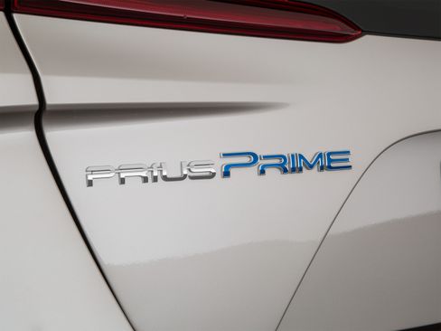 Used 2018 Toyota Prius Prime Advanced FWD image 57