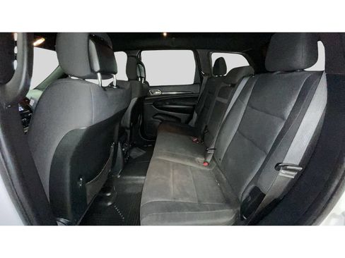 Used 2019 Jeep Grand Cherokee Laredo AWD/4WD image 15