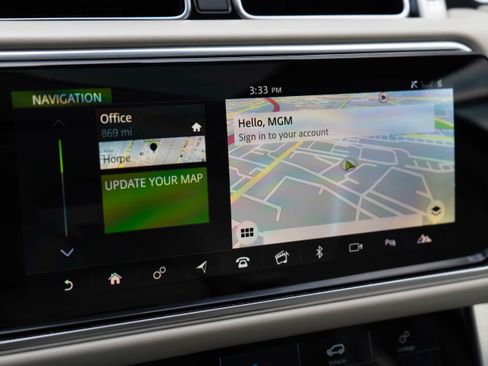 Used 2020 Land Rover Range Rover HSE image 19