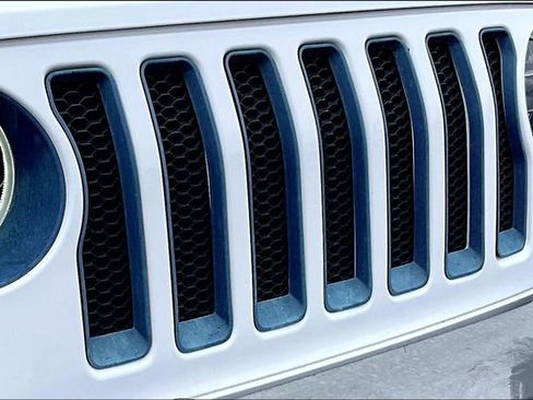 Used 2021 Jeep Wrangler Unlimited Islander image 27