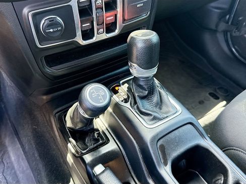 Used 2023 Jeep Wrangler Unlimited w/ Convenience Group AWD/4WD image 18