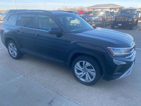 Used 2021 Volkswagen Atlas SE image 6