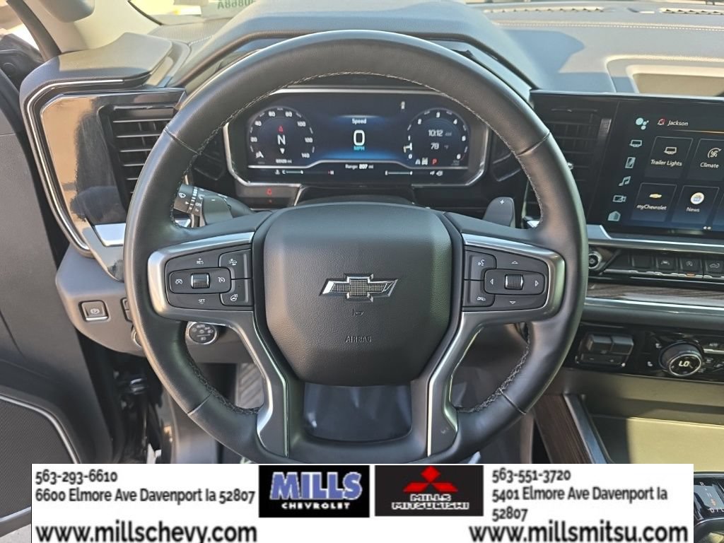 Used 2023 Chevrolet Silverado 1500 RST w/ Redline Edition AWD/4WD image 9