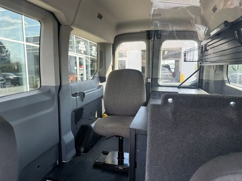 Used 2019 Ford Transit 150 XLT RWD image 7