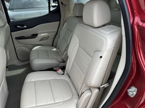 Certified 2022 GMC Acadia Denali w/ Denali Ultimate Package AWD/4WD image 26