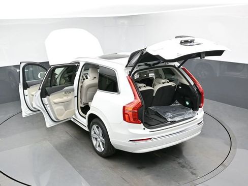 Used 2024 Volvo XC90 B5 Core w/ Protection Package Premier image 47