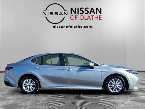 Used 2025 Toyota Camry LE image 29