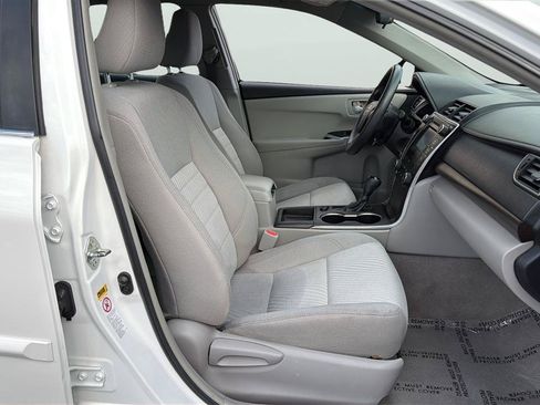 Used 2015 Toyota Camry LE FWD image 13