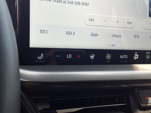 Used 2023 Ford Escape Active w/ Tech Pack #2 AWD/4WD image 5