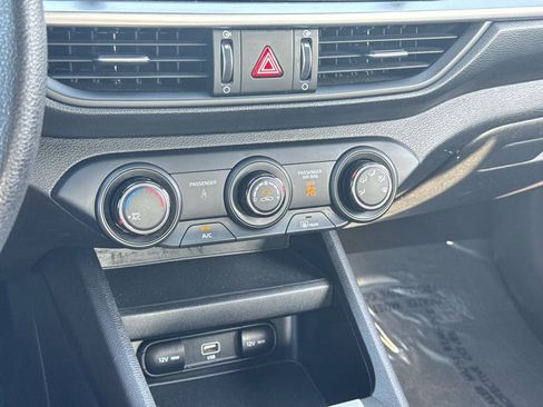 Used 2023 Kia Forte LXS image 31