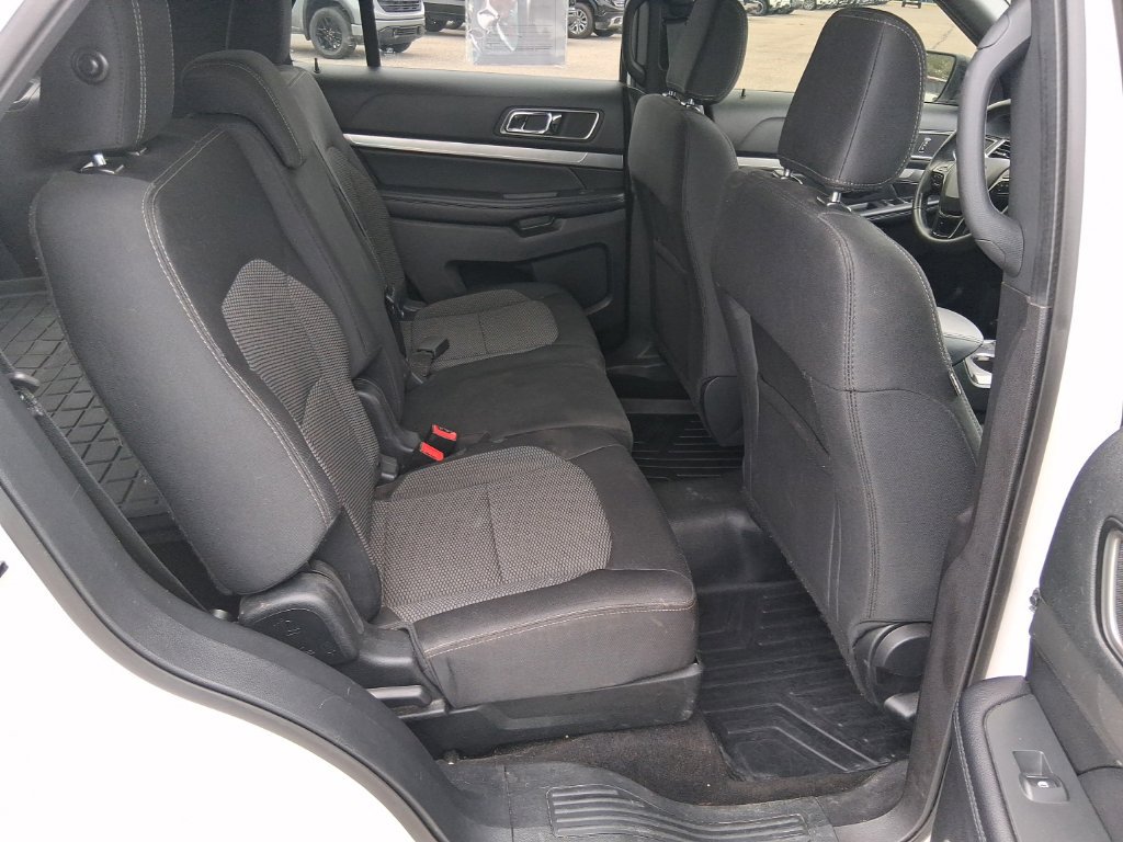 Used 2018 Ford Explorer XLT FWD image 14