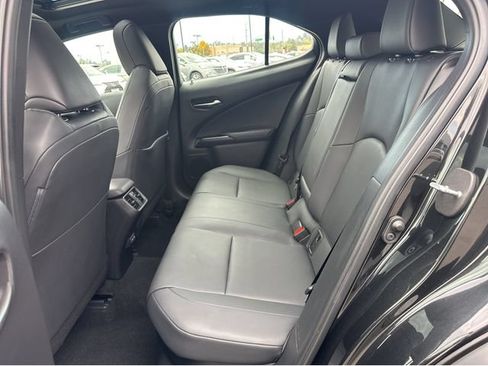 Used 2024 Lexus UX 250h FWD image 39