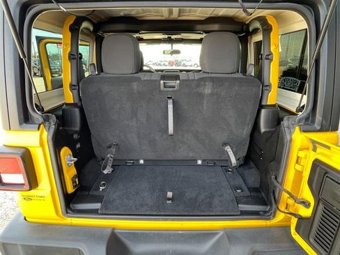 Used 2019 Jeep Wrangler Sport image 13