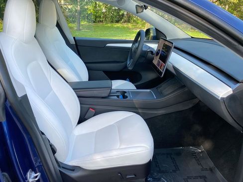 Used 2023 Tesla Model Y Long Range image 33