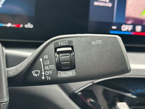 Used 2025 BMW 230i Coupe w/ Convenience Package image 32