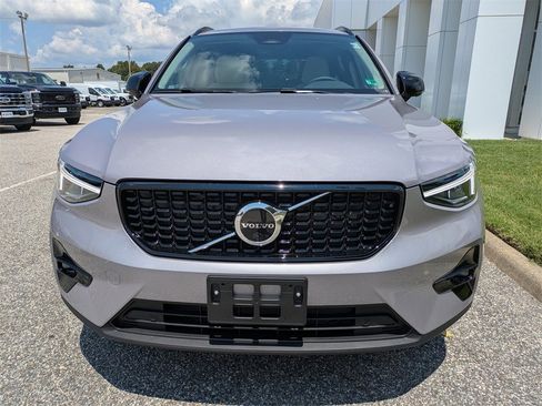 New 2026 Volvo XC40 B5 Plus w/ Climate Package image 9