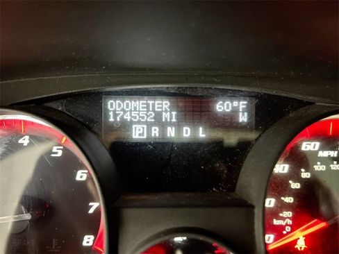 Used 2011 GMC Acadia Denali image 12