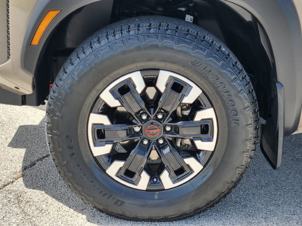 Used 2024 Nissan Frontier PRO-4X w/ Technology Package AWD/4WD image 12