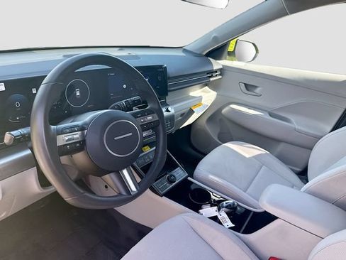 Certified 2025 Hyundai Kona SEL FWD image 9