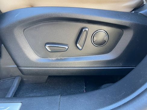 Used 2020 Ford Explorer Limited AWD/4WD image 18