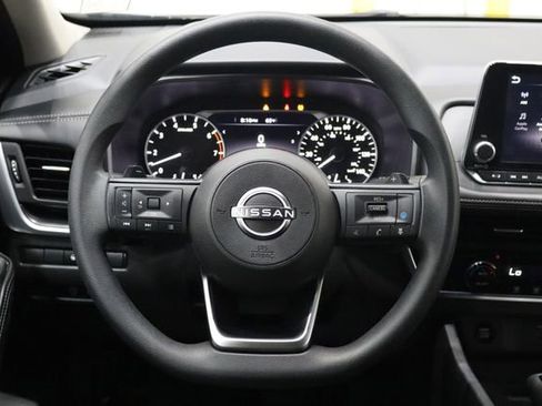 Used 2024 Nissan Rogue SV FWD image 23