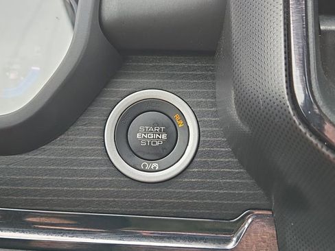 Used 2023 RAM 1500 Limited w/ Body Color Bumper Group image 26