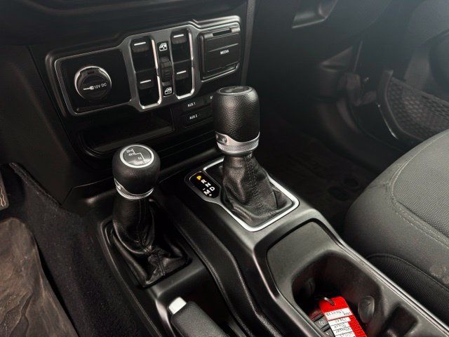 Used 2022 Jeep Wrangler Unlimited Sport AWD/4WD image 29