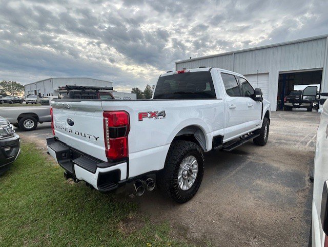 Used 2025 Ford F250 Lariat w/ Lariat Ultimate Package AWD/4WD image 3