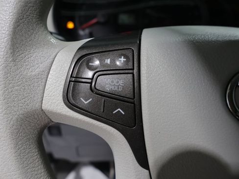 Used 2011 Toyota Sienna LE FWD image 26