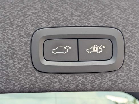 Used 2023 Volvo C40 Recharge Core AWD/4WD image 17