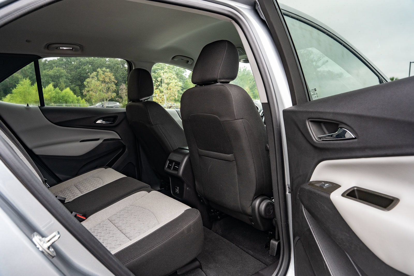 Used 2024 Chevrolet Equinox LT w/ Driver Convenience Package FWD image 13